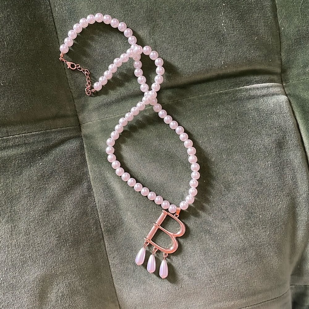 Anne Boleyn B Pearl Necklace